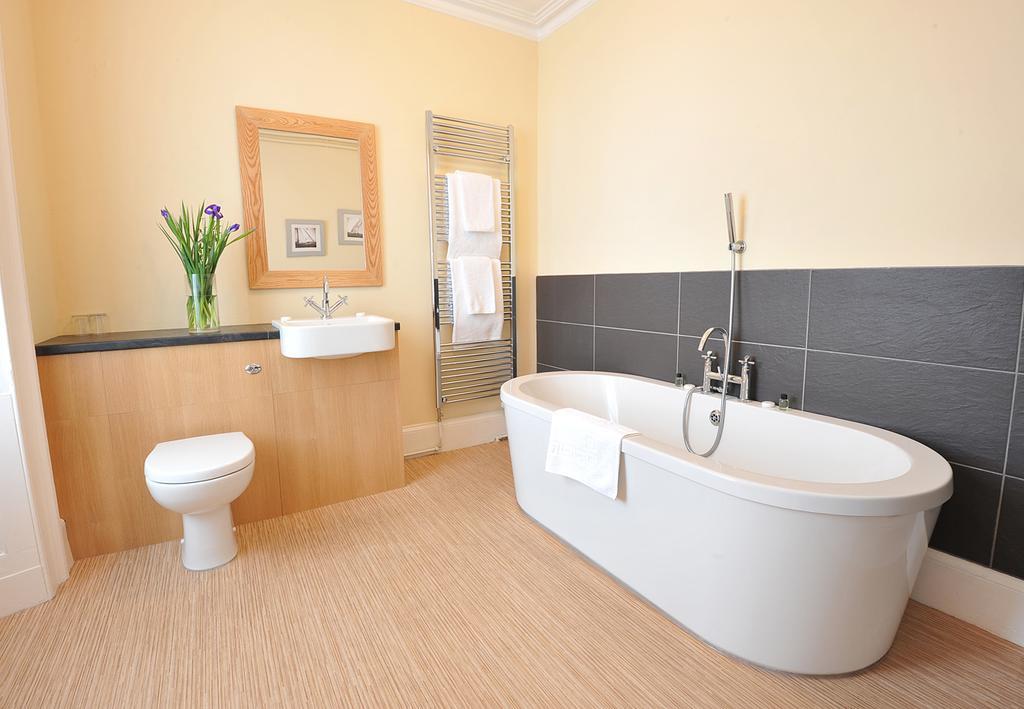 The Royal Hotel Cromarty Bagian luar foto